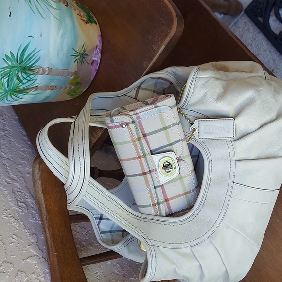 COACH 2008 Leather Ergo Bag w/ Matching COACH Wallet & SLG's - Picture 2 of 16